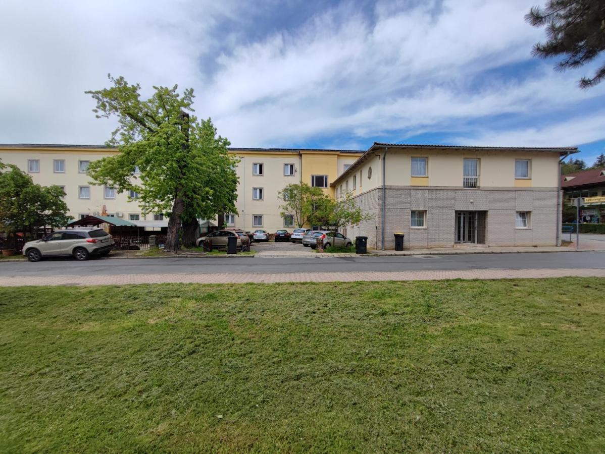 Hotel Beke Sziget Komlo Luaran gambar