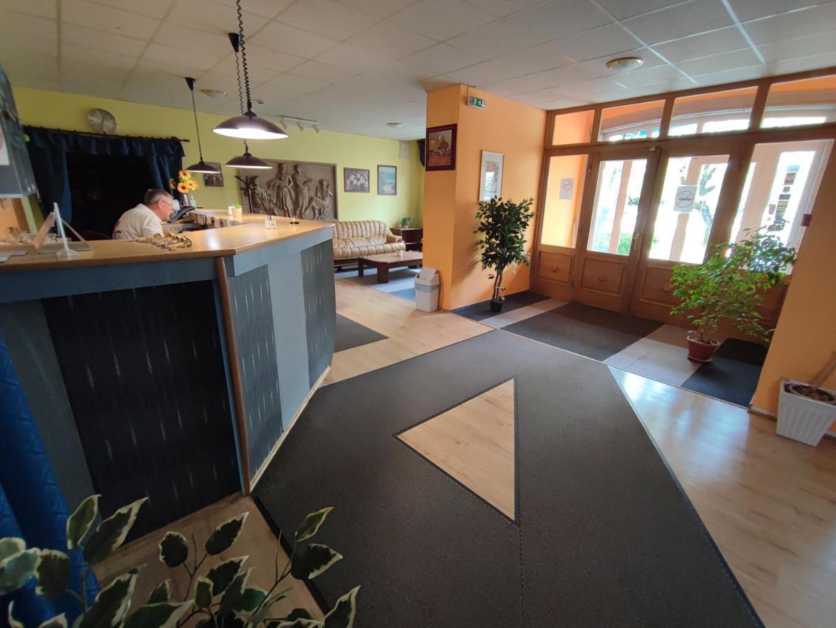 Hotel Beke Sziget Komlo Luaran gambar
